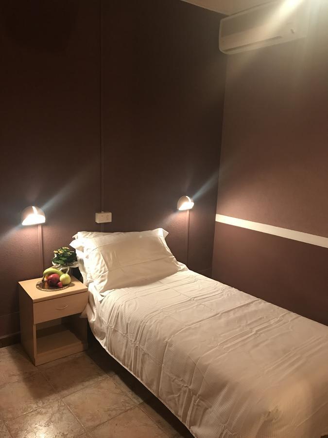 Hotel Raphael 博尔迪盖拉 外观 照片