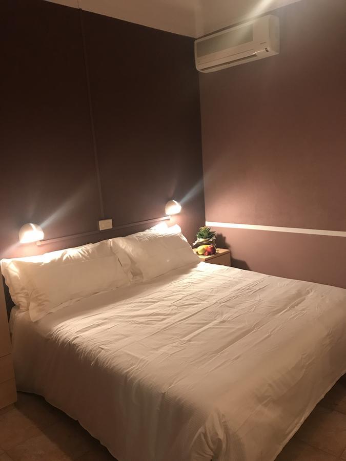 Hotel Raphael 博尔迪盖拉 外观 照片