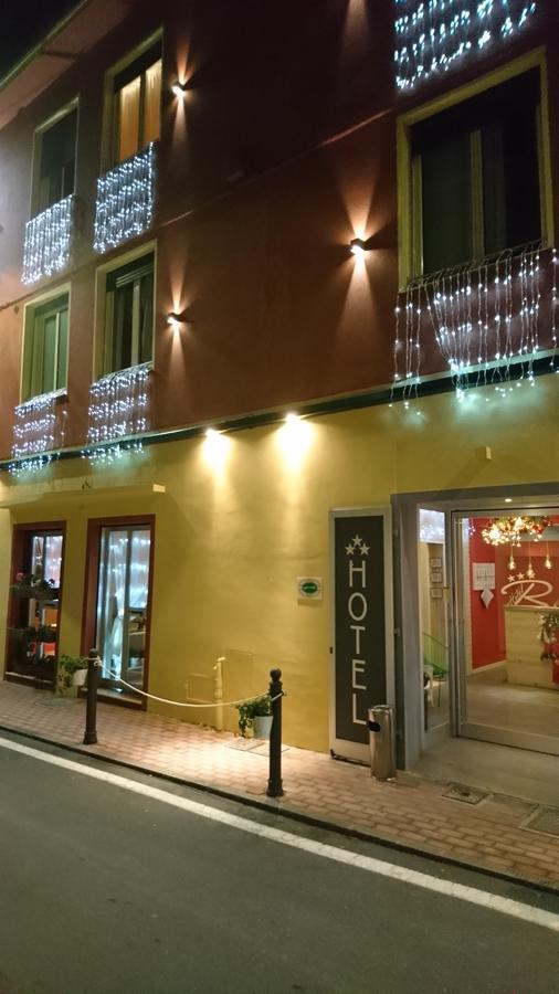 Hotel Raphael 博尔迪盖拉 外观 照片