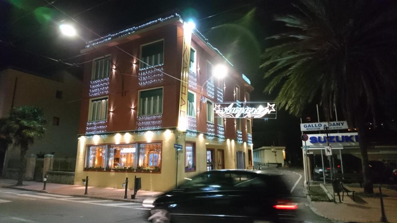 Hotel Raphael 博尔迪盖拉 外观 照片