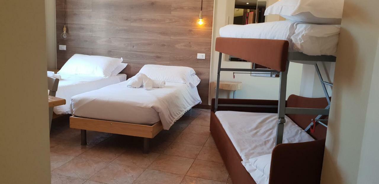 Hotel Raphael 博尔迪盖拉 外观 照片